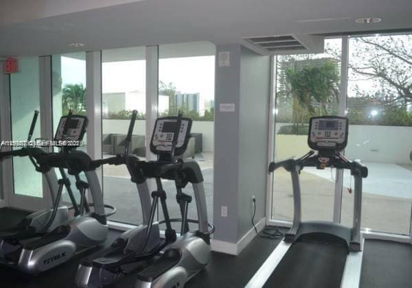 Building Photo - 1871 NW S River Dr