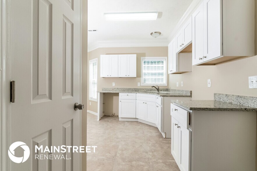 Building Photo - 241 Derby Dr