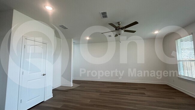 Building Photo - 244 Kistler Dr