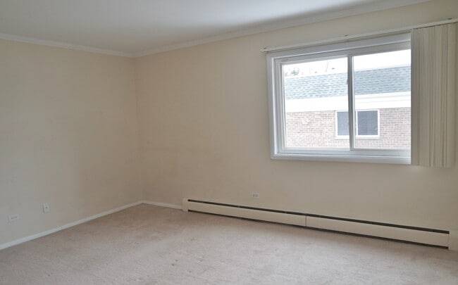 Building Photo - 10369 Dearlove Rd