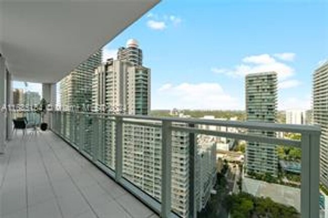 Building Photo - 1080 Brickell Ave