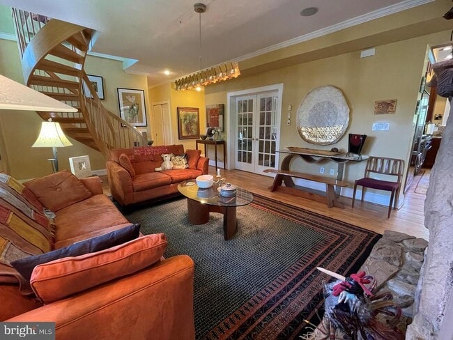 Building Photo - 19 Sunset Dr