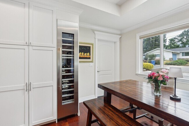 Building Photo - Single-Level Three-Bedroom Retreat in Napa...