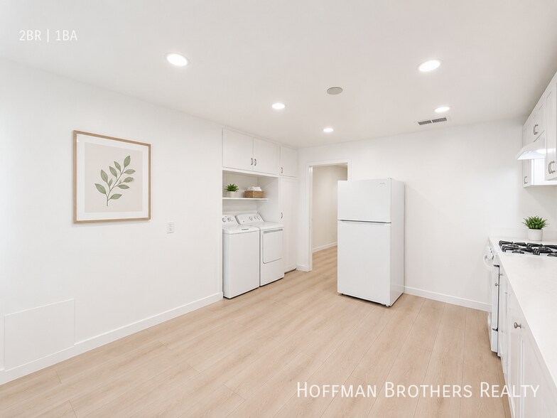 Building Photo - 15550 Vanowen St