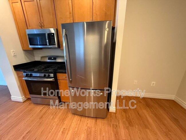 Building Photo - 414 Water St