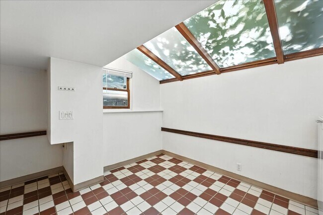 Building Photo - TOW2146