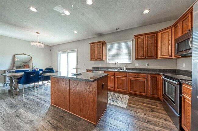 Building Photo - 332 Marshall Heights Dr