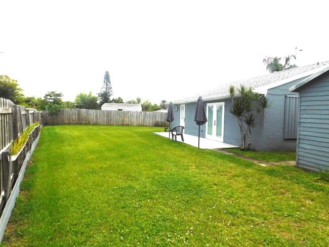 Building Photo - 1367 Elmbank Way