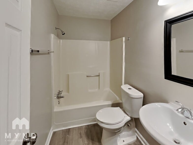 Building Photo - 239 William Dr