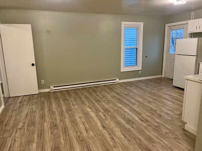 Building Photo - 19 Bunn St