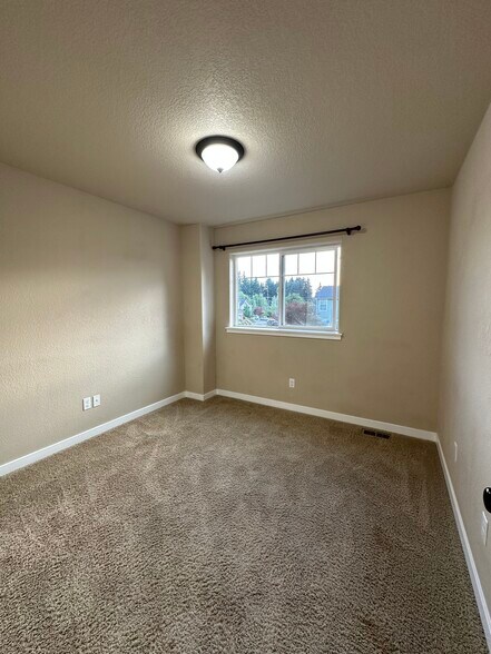 Building Photo - 5126 Slate Ct SE