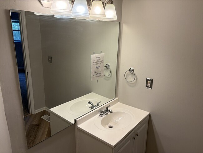 Building Photo - 2 Bed / 2 Bath Condo for Rent in Huntsville, AL 35806
