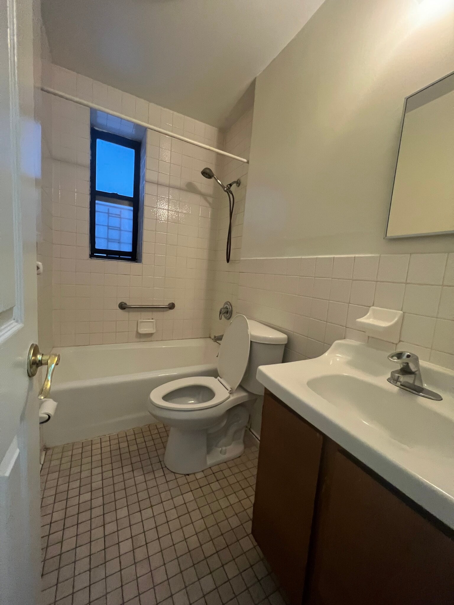 Building Photo - 525 W 151st St