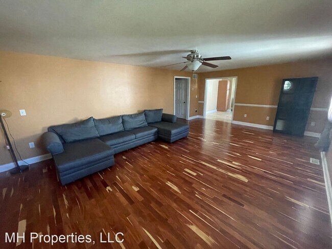 Building Photo - 5 br, 3 bath House - 7027 Cresthaven Drive