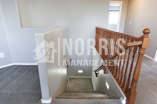 Building Photo - Beautiful Two-Story Home Located in Missio...