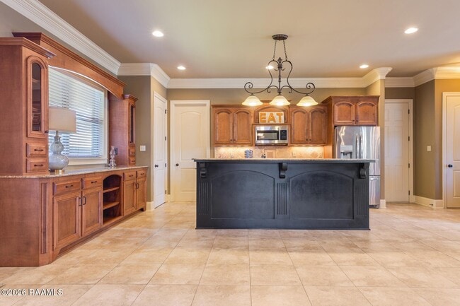 Building Photo - 814 Flambant Dr