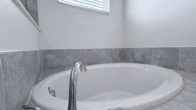 Building Photo - 207 Bogey Dr