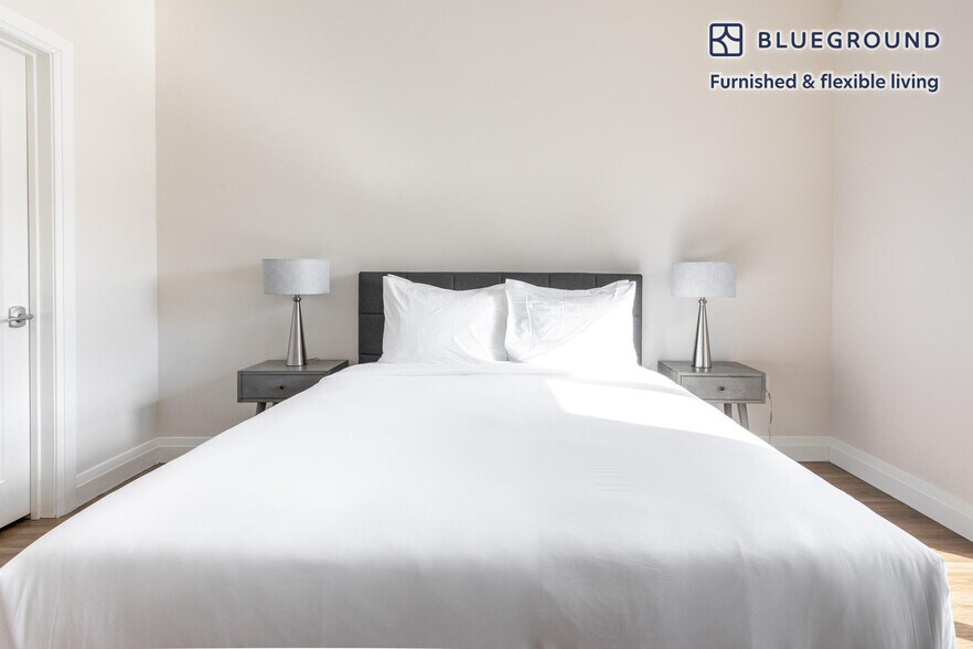 Building Photo - 28 Austin St