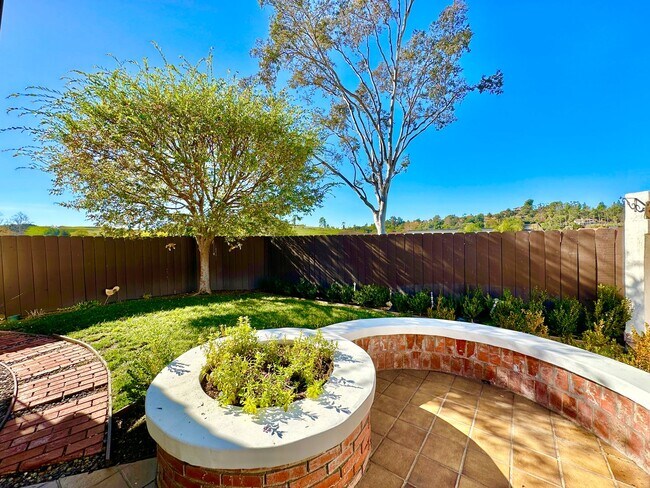 Building Photo - Sweet Single-Story, Completely Detached, Home in the Picturesque Fallbrook Village HOA Community!