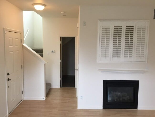 Building Photo - 3 Bedroom Home in Bethel-Danebo Area