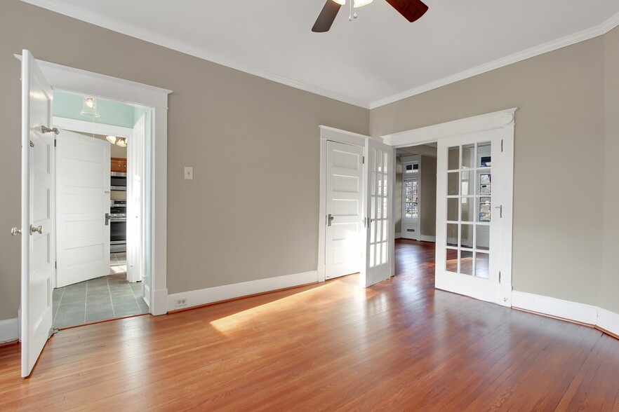 Master Bedroom - 804 Oak Hill Ave