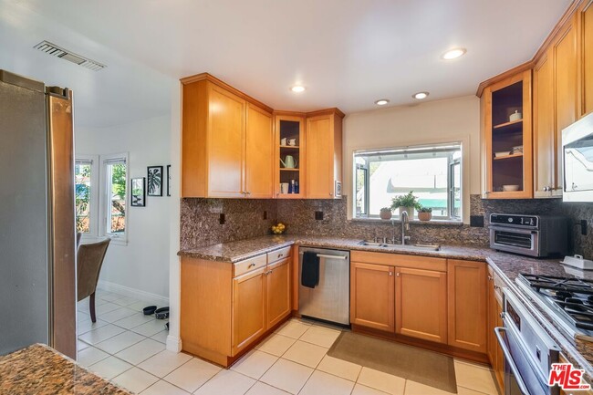 Building Photo - 200 S Wetherly Dr