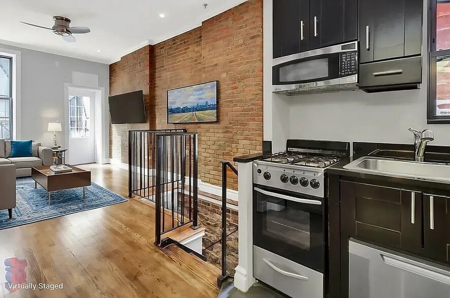 Building Photo - 248 Mott St
