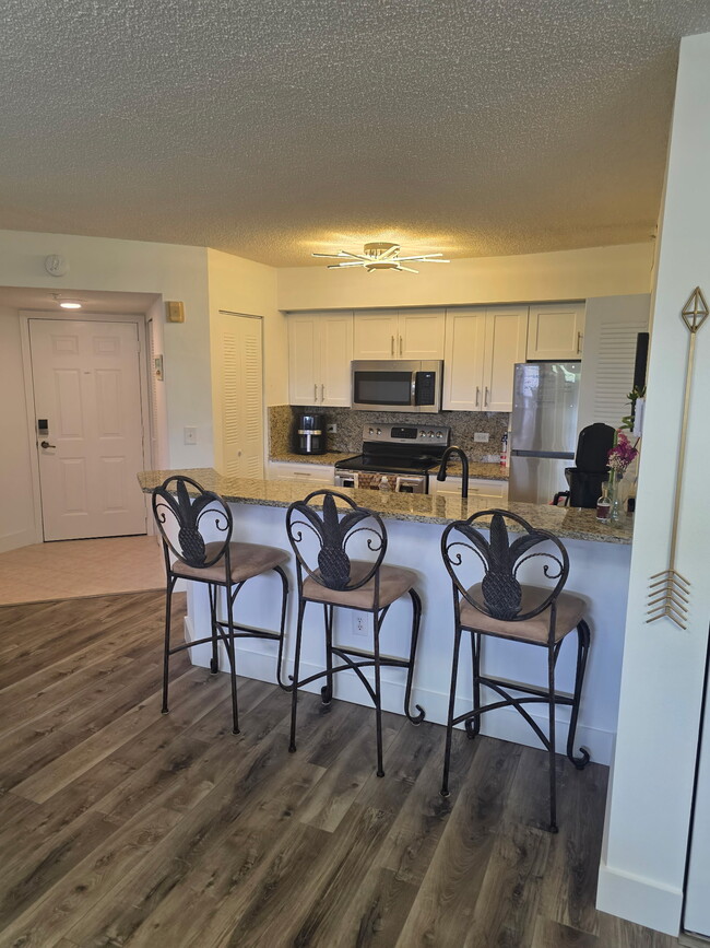 Building Photo - 8870 Colonnades Ct W