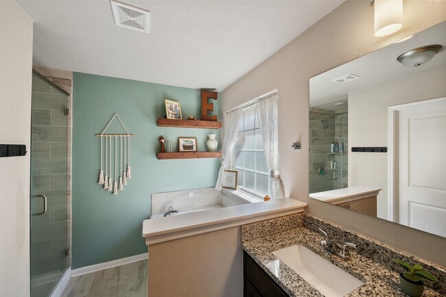 Building Photo - 11947 Sunshine Park Dr N