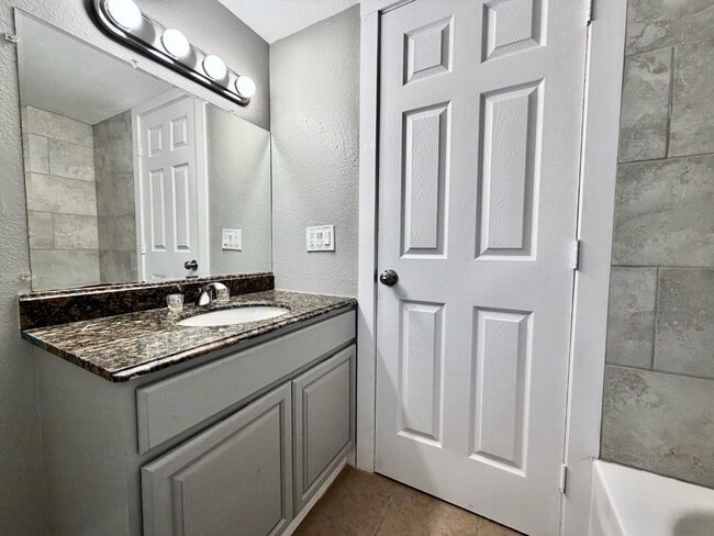 Building Photo - 1819 W St