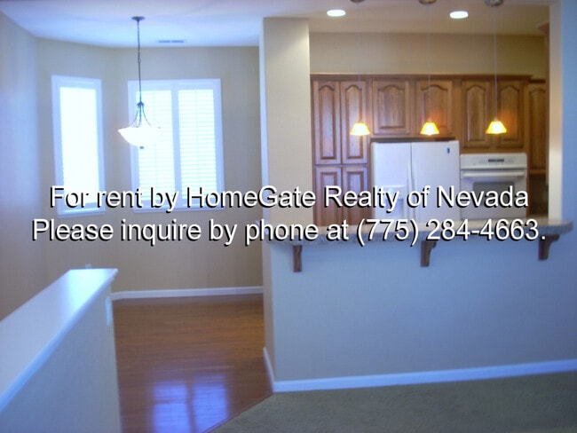 Building Photo - Beautiful Fleur de Lis townhome, Gated Community!