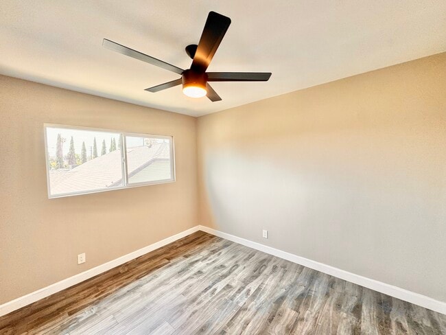 Building Photo - 1508 S Orange Dr