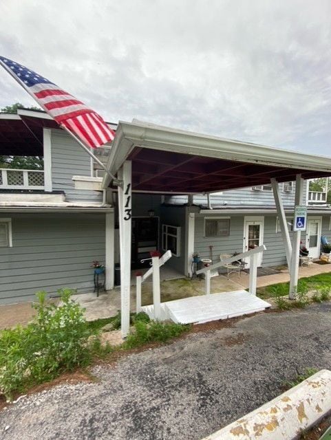 Primary Photo - 113 Lucia Ln