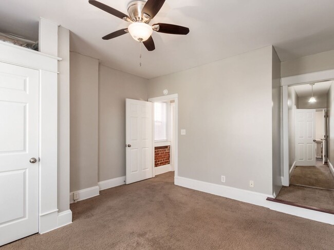 Building Photo - 1208 Indianola Ave