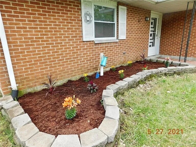 Building Photo - 4792 Pyrmont Rd