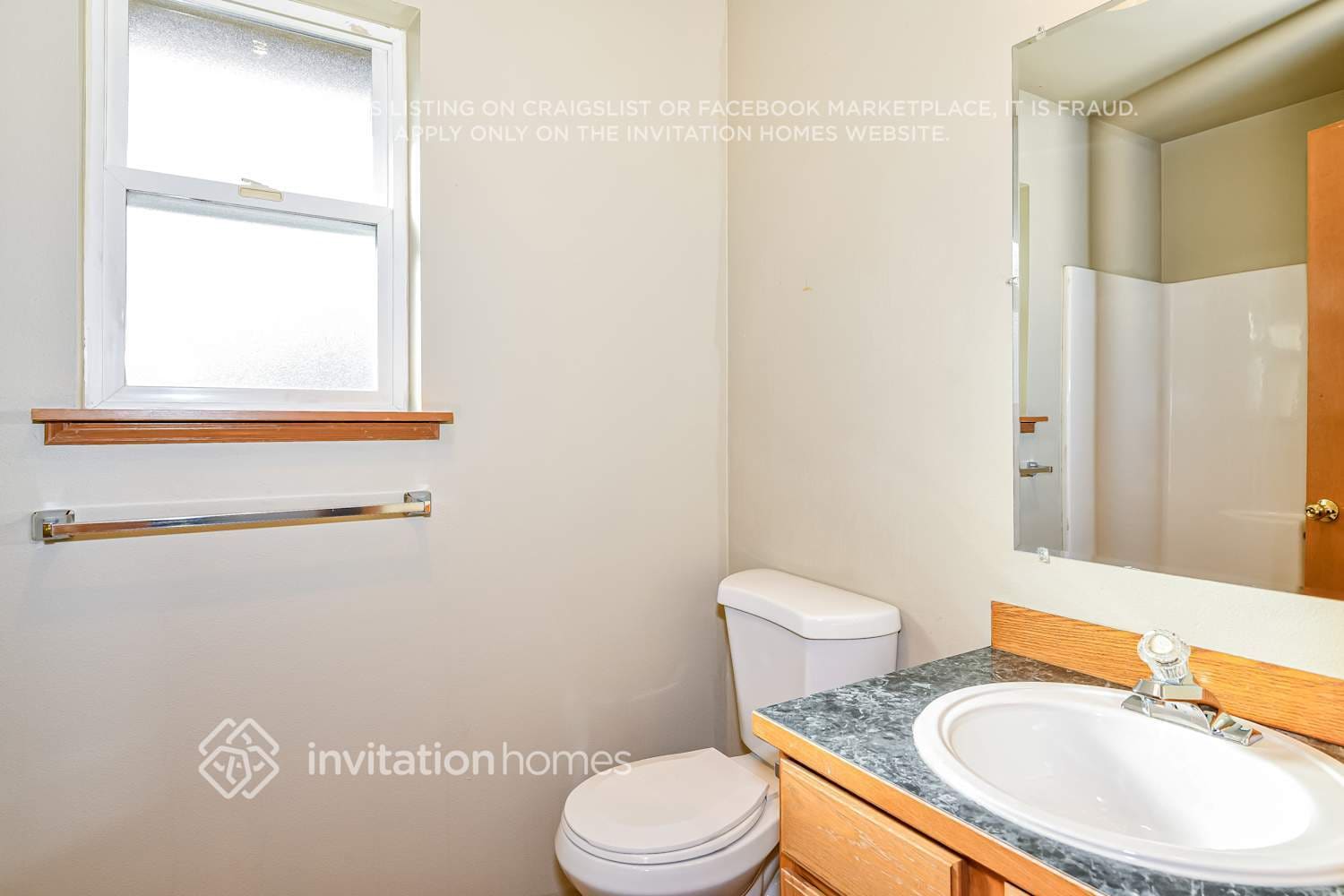 Building Photo - 409 Pine Ave