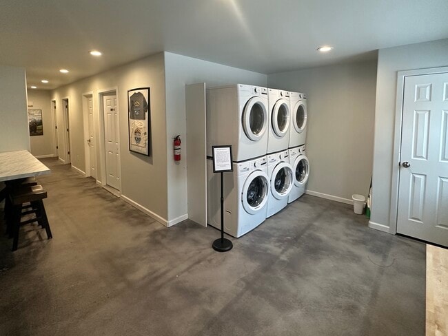 Building Photo - 48561 Rustic Ave