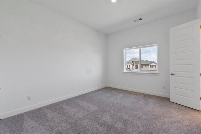 Building Photo - 405 Ocate Mesa Trail