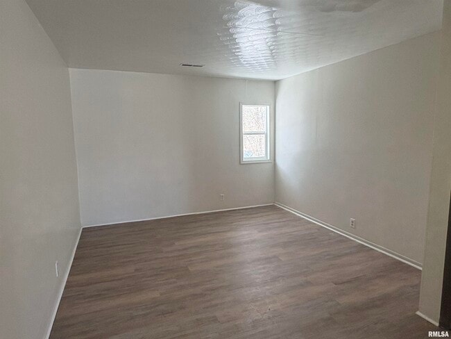 Building Photo - 2719 W Radan Ct