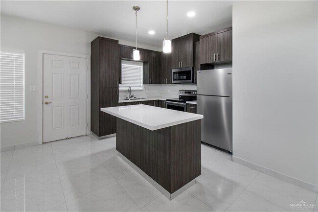 Building Photo - 19 Inspiration Rd