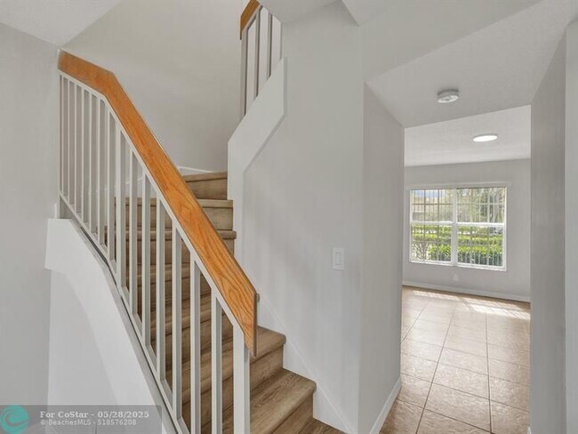 Building Photo - 8503 NW 35th Ct