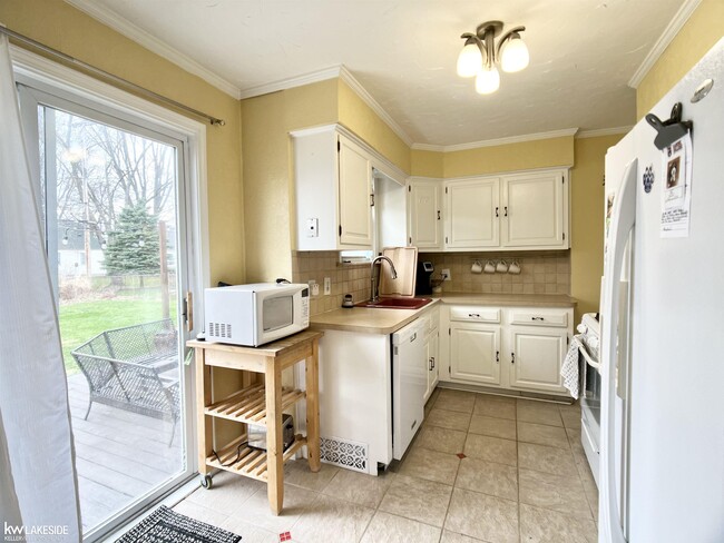 Building Photo - 421 N Edgeworth Ave