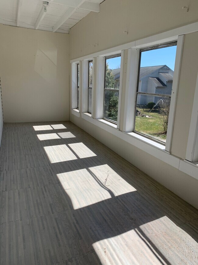 Building Photo - 15 Orchard St