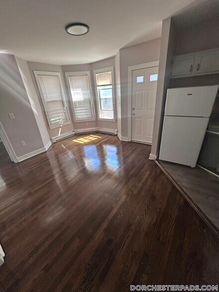 Building Photo - 95 Willowwood St