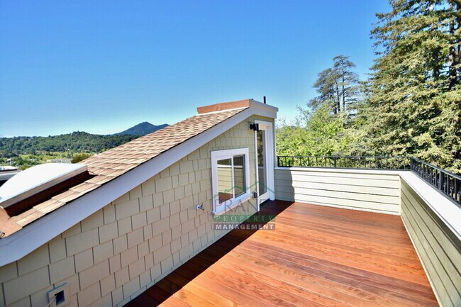Building Photo - 1148 Mission Ave