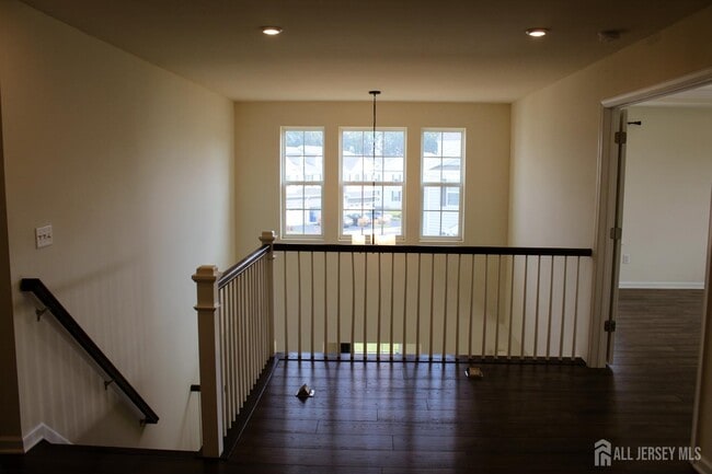 Building Photo - 601 Charleston Dr