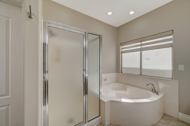 Building Photo - Marvelous Single Story, 3 Bedroom Home with NO HOA!