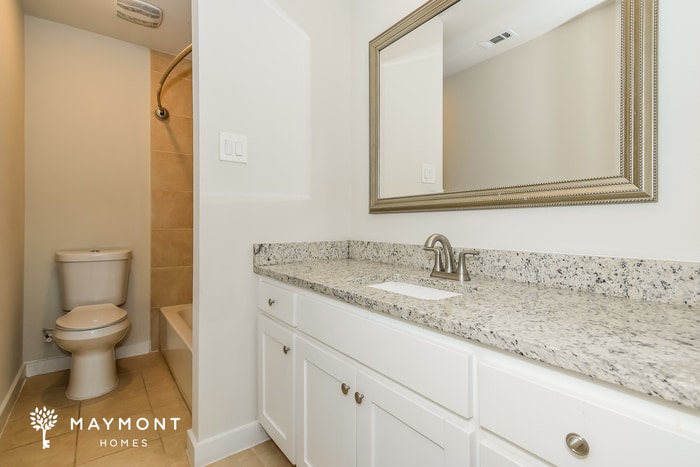 Building Photo - 925 Jones St