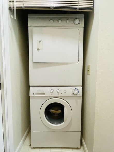 In Unit Washer/Dryer - 19920 Portal Plz