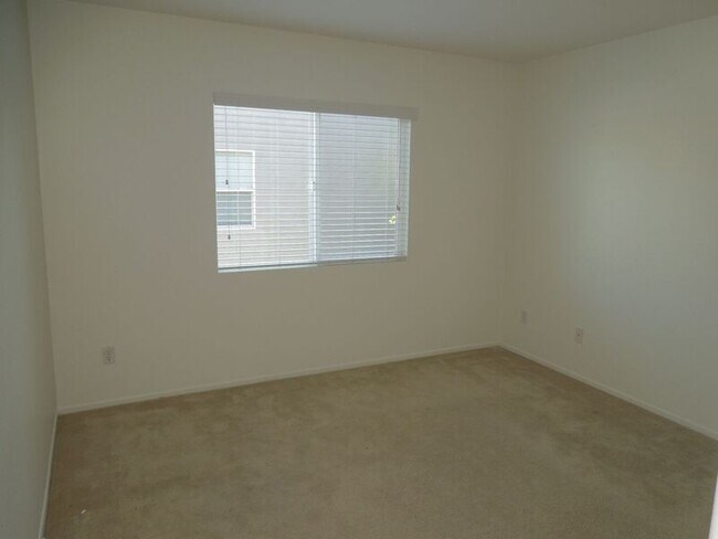 Building Photo - 39288 Half Moon Cir